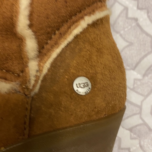 Ugg Sandra Boots. Size 9 - Picture 7 of 11